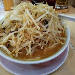 野菜盛りラーメン　赤
