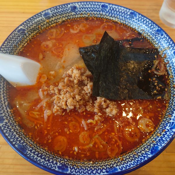 「辛味噌ラーメン800円」@手打ちラーメン 本丸の写真