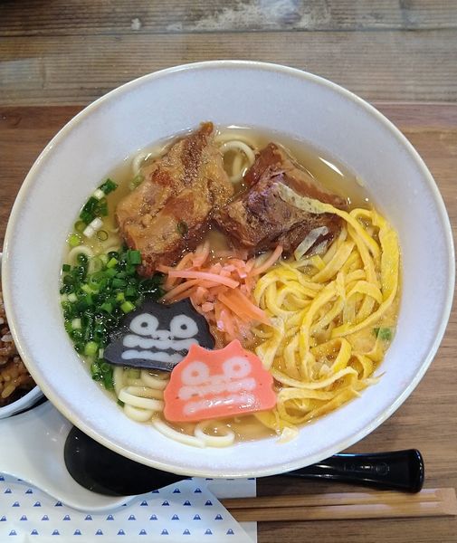 「ソーキそば 880円」@知多原共同店の写真