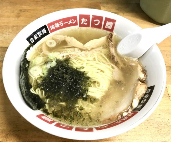 「磯塩ラーメン(800¥)」@地鶏ラーメン たつ屋の写真