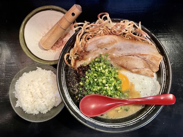 「焼麺 ＋ 目玉焼き ＋ 揚ネギ ＋ 小ライス」@焼麺 劔の写真