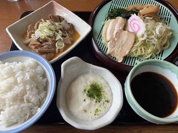 「ざるラーメン（パンチ定食Bセット）」@山田うどん食堂 熊谷140号バイパス店の写真