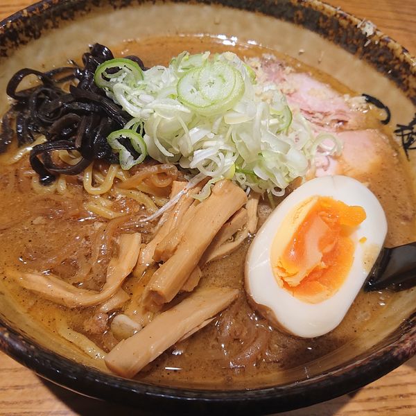 「味噌ラーメン850円、えびす550円、餃子350円他」@麺屋つくし 富山駅店の写真