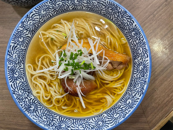 「丸鶏中華そば」@煮干しつけ麺 宮元の写真