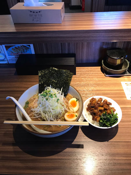 「スペシャルラーメン」@究極ラーメン 横濱家 都筑インター店の写真