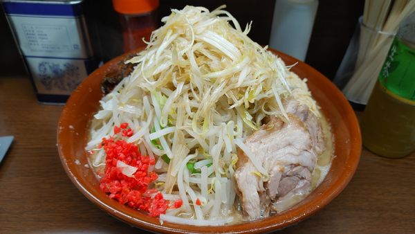 「麺増し・大小・ネギ・トロロ(ヤサイベニアレ)¥1030」@ラーメン二郎 横浜関内店の写真