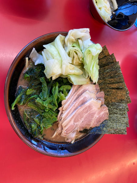 「チャーシューメン　キャベツのりほうれん草」@家系ラーメン 佐々喜家の写真