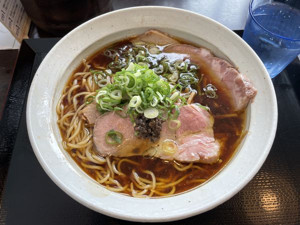 「チャーシュー鶏そば　黒」@境逸品 鶏そば 山田屋の写真