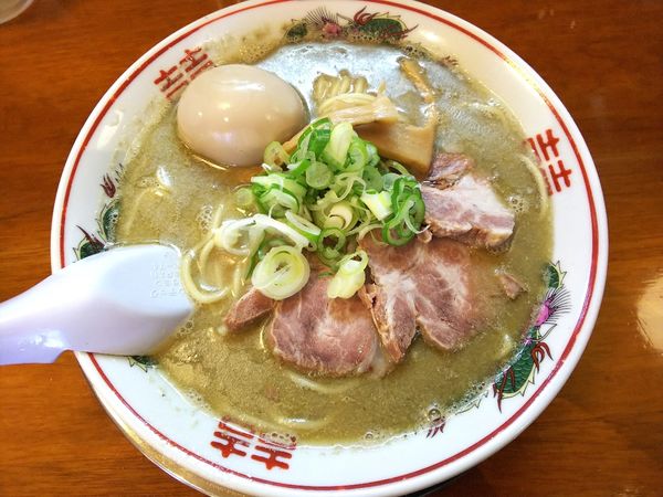 「煮干そば（並）＋味玉　690＋110円」@あさりの写真