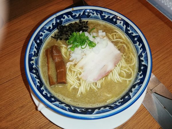 「濃厚煮干そば」@鶏そば 煮干そば 花山の写真