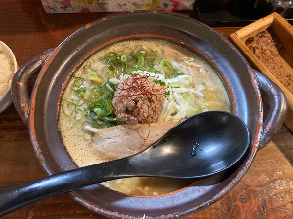 「土鍋味噌豚骨　こってり」@たけさんの写真