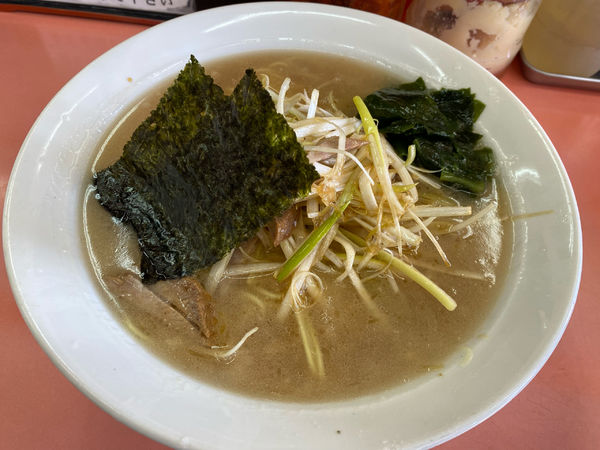 「ネギラーメン（中盛） 850円」@ラーメンショップ 石川店の写真