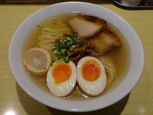 「ラーメン（750円）＋たまご（100円）」@函館塩ラーメン 五稜郭の写真