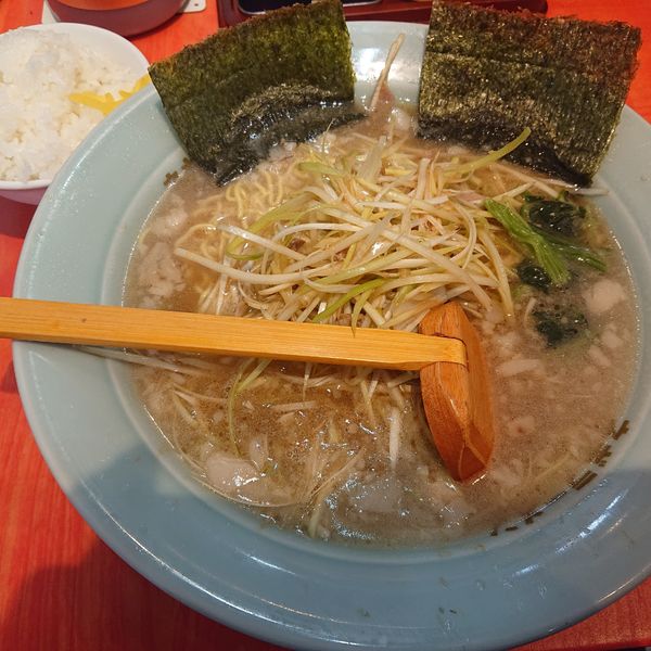 「ネギラーメン(並)750円、半ライス100円」@ラーメンショップ椿 春日部南桜井店の写真