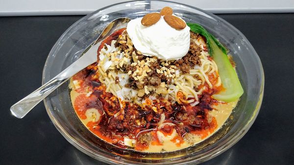 「【期間限定】生クリーム担担麺」@自家製麺SHINの写真