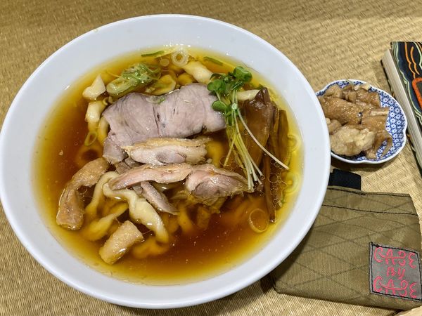 「親鶏中華そば＋親かわ」@手打 親鶏中華そば 綾川の写真