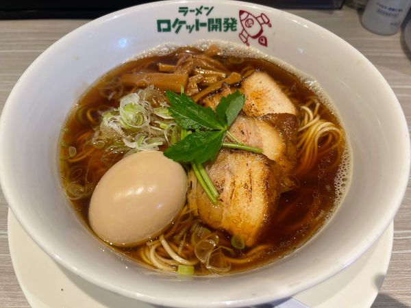「焼き煮干しラーメン」@ラーメン ロケット開発の写真