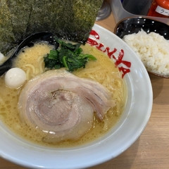 横浜家系ラーメン 吟家 船橋駅前店の画像