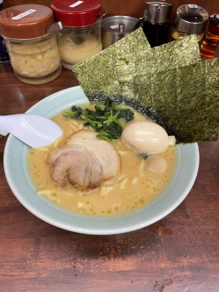 「味玉ラーメン」@横浜家系ラーメン 魂心家 沼津店の写真