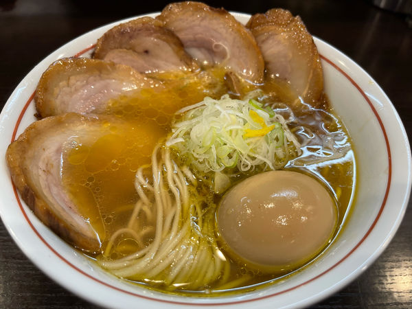 「塩ラーメン＋トッピング全部乗せ」@らーめん颯人の写真