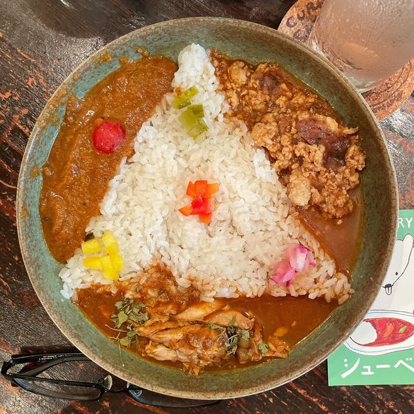 「プレーンカリー３種盛り」@CURRY BAR シューベルの写真