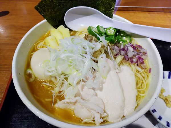 「辛味噌らぁ麺（850円）＋全部のせ（200円）」@大衆IZAKAYA エイト 大崎店の写真