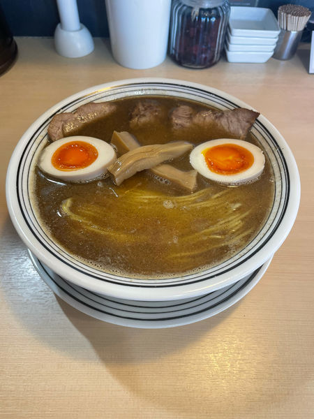 「超煮干しラーメン 大盛り(ネギ抜き、味たま)」@煮干しらぁめん 猫トラ亭の写真