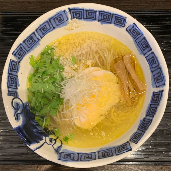 「つくば茜鶏塩らあめん」@龍のひげの写真