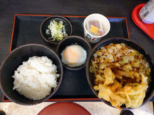 「朝定食Ｃセット（390円）＋かきあげ（クーポン）」@ゆで太郎 大井町店の写真