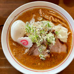 富山とんこつブラック