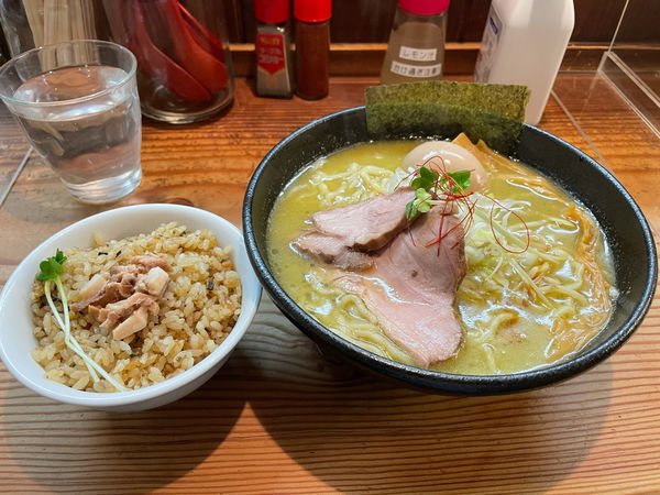 「牡蠣ソバ + 貝めしセット + 味玉」@貝だしラーメン 貝ガラ屋の写真
