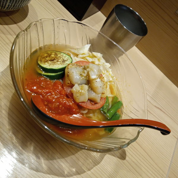 「帆立の和風バーニャカウダとトマト出汁の冷やしらーめん」@鯛塩そば灯花 本店の写真