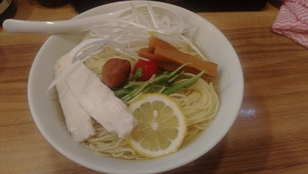 「冷やしゆず塩ラーメン(790円)+大盛(100円)」@横浜家系らーめん 春樹 青物横丁店の写真