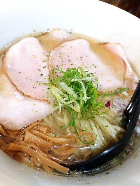 「地鶏塩らぁ麺・チャーシュー増し」@麺FACTORY JAWS 2ndの写真