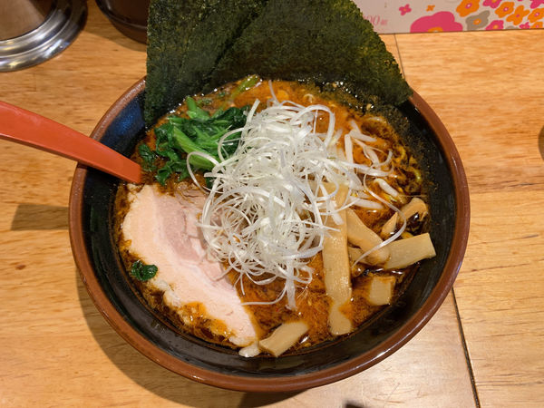 「旨辛黒マー油ラーメン (味噌)」@横浜家系ラーメン 大館家の写真