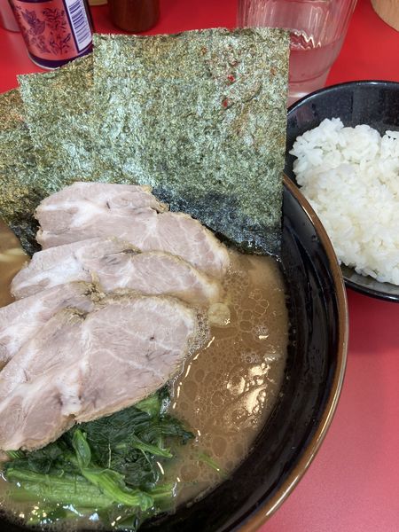 「チャーシューメン、並、サービスライス」@横浜ラーメン 山本家の写真