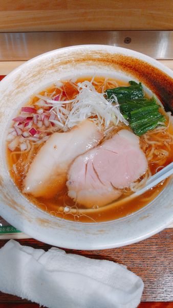 「醤油らぁ麺」@貝出汁らぁ麺 みぎわの写真