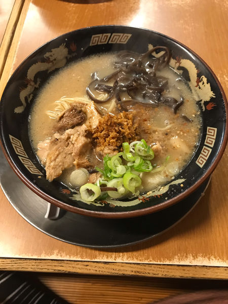 「豚とろラーメン・普通 860円」@鹿児島ラーメン 豚とろ 天文館本店の写真
