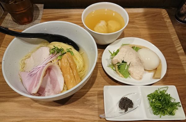 「特級鶏塩つけ麺〜昆布水仕上げ〜」@麺屋33の写真