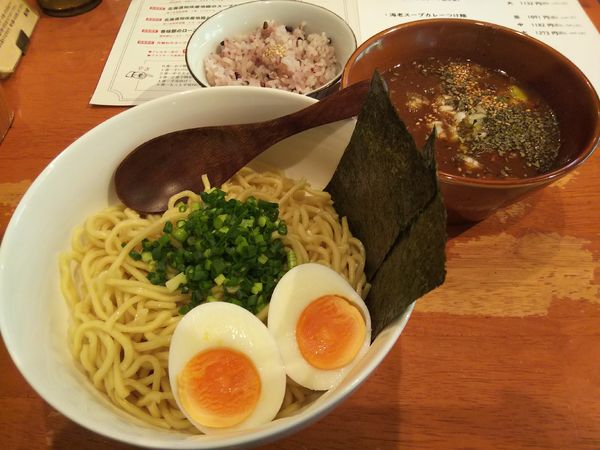 「特製スープカレーつけ麺［小ライス付］　並　※辛さ５番＆冷や盛」@麺汁郎 MENJIROの写真