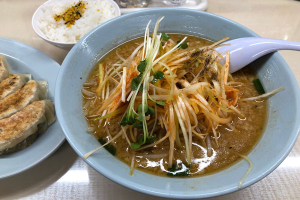 「ねぎみそ920円+餃子360円+ライス無料」@くるまやラーメン 東松山店の写真