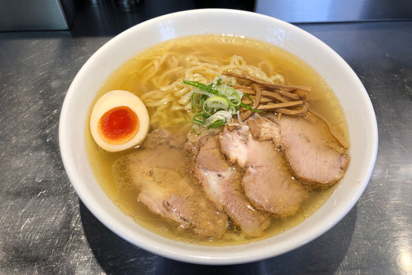 「塩チャーシューめん(大盛)1,000円」@自家製麺 らあめん吟の写真