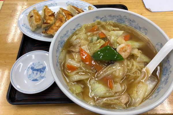 「うまにラーメンと餃子 910円」@ぎょうざの満洲 高坂駅前店の写真