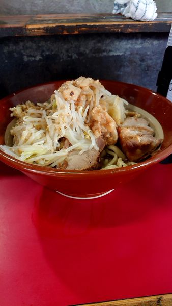「大ラーメン850円麺500gニンニク少し他全部」@蓮爾 登戸店の写真
