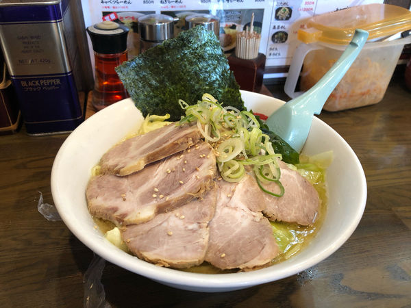 「キャベツチャーシューめん」@さつまっこ MEGAドンキホーテ大森山王店の写真