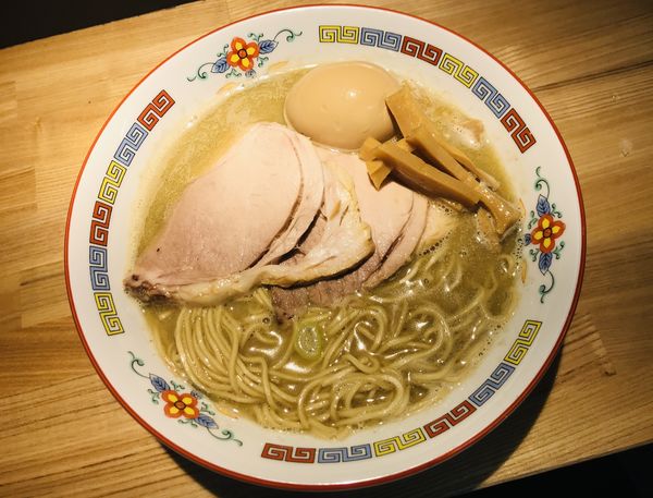 「味玉凝縮煮干」@煮干中華 余韻の写真