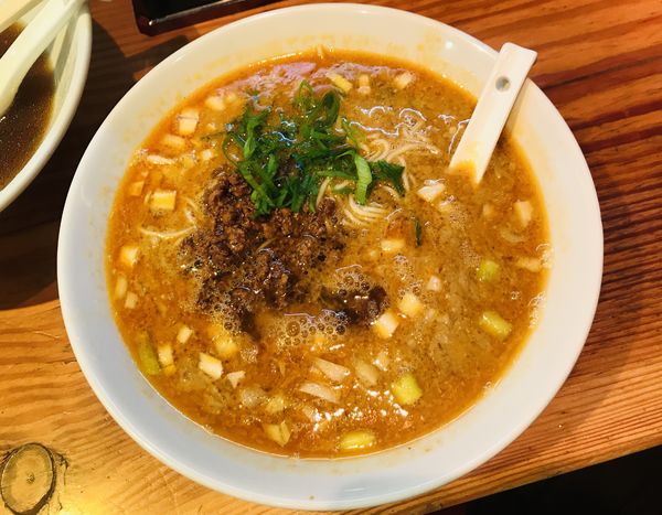 「【限定】クリィミー白ゴマ担々麺」@らーめん芝浜の写真