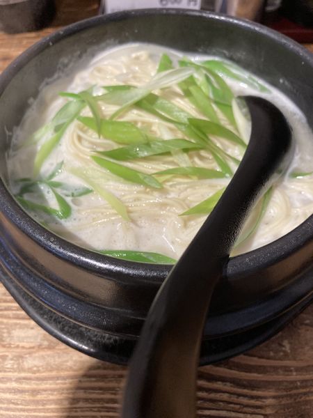 「ホルモンラーメン（白）ランチセット¥1,000」@白寿の写真