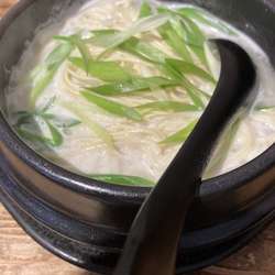 ホルモンラーメン（白）ランチセット¥1,000