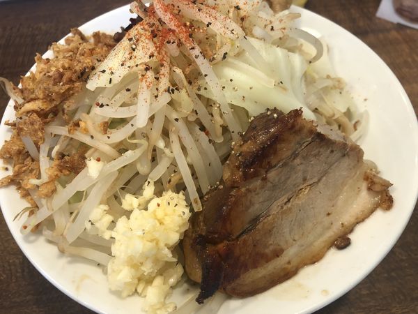 「キラメキ二朗・並・ヤサイマシニンニク少な目（900円）」@キラメキの豚 夕日のキラメキ第二章の写真